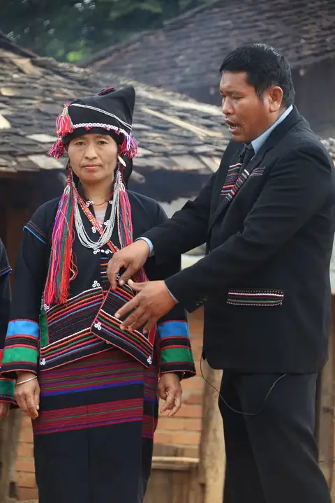 Gaol kheel tsaol jeq-e nee tavq nail maol khoel