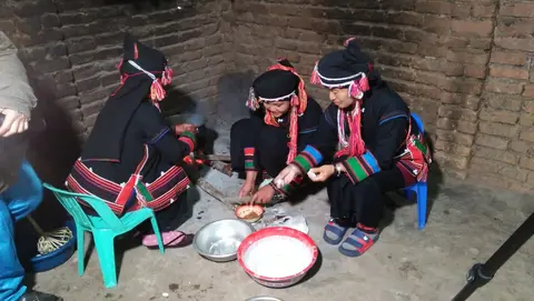 Gaol kheel tsaol jeq-e nee tavq nail maol khoel