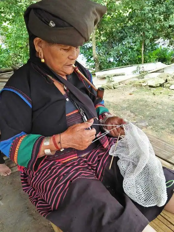 အားခေလူမျိုးနှင့်ဆိုင်သောပုံများ